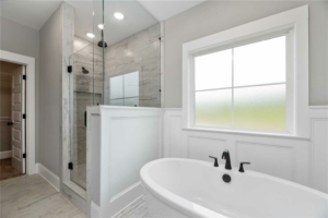 Primary bathroom of 12018 Lee Road 188
