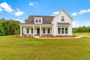 Exterior of 6963 Lee Road 72